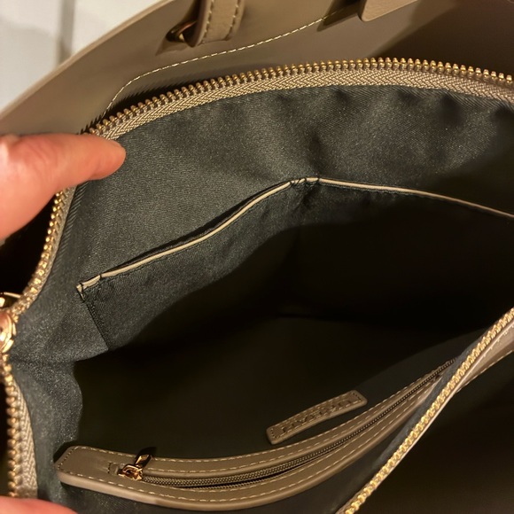 Urban Expressions Tan Shoulder Bag - Picture 3 of 6